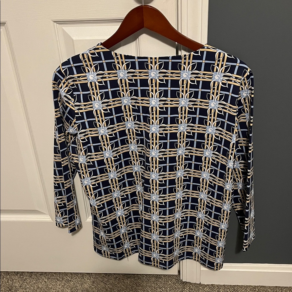 J McLaughlin blue, yellow and white design blouse size XL perfect condition - Picture 5 of 5